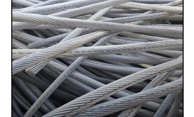 Bright, uncoated soft aluminium wire scrap