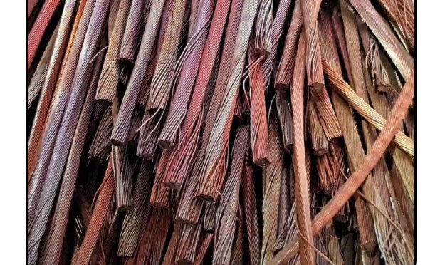 Mixed heavy copper scrap and solids